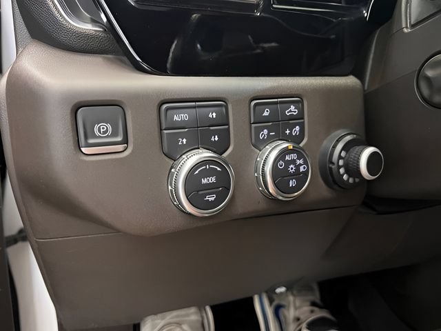 Used 2022 GMC Sierra 1500 SLT AWD/4WD image 18