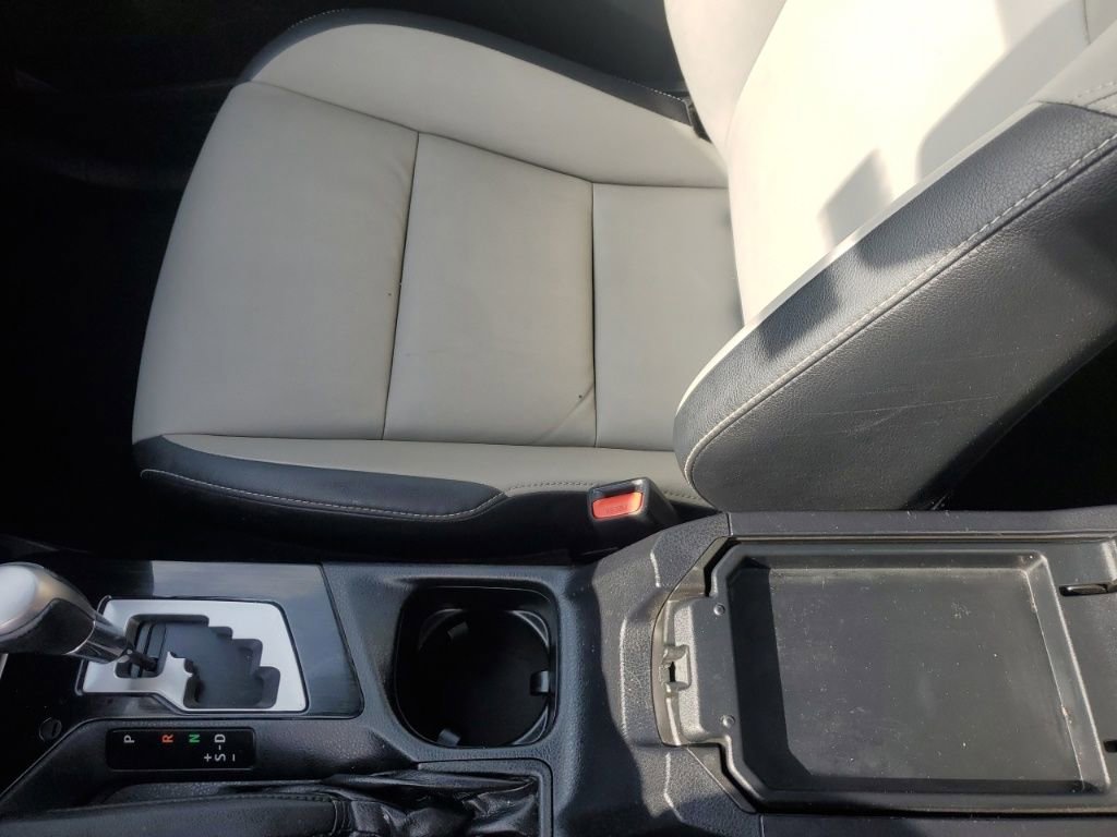 Used 2016 Toyota RAV4 Limited image 25