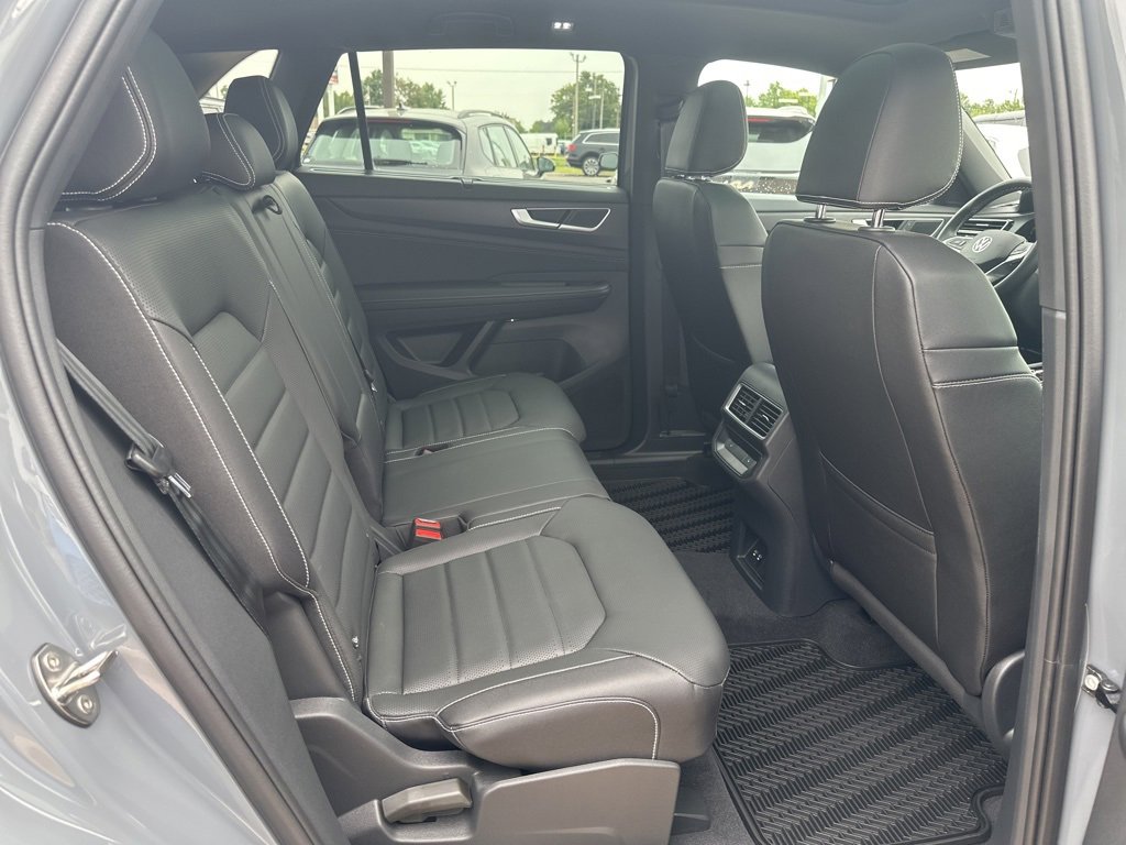 New 2025 Volkswagen Atlas Cross Sport SEL image 12