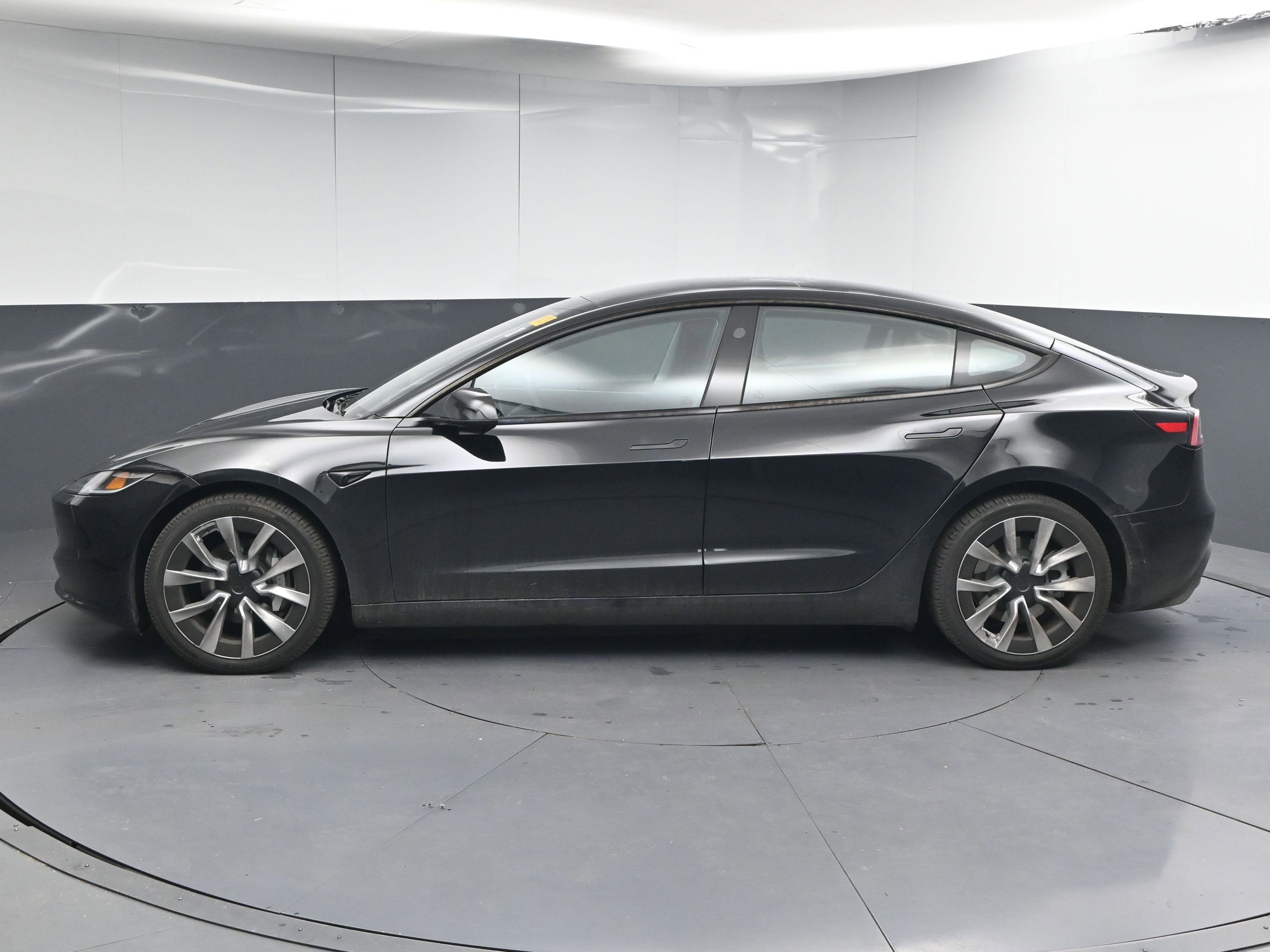 Used 2024 Tesla Model 3 Base image 5