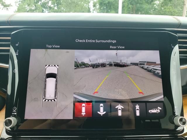 Used 2024 Jeep Grand Wagoneer Series III w/ Rear Seat Video Group 1 AWD/4WD image 27