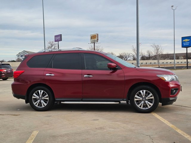 Used 2020 Nissan Pathfinder SV image 4