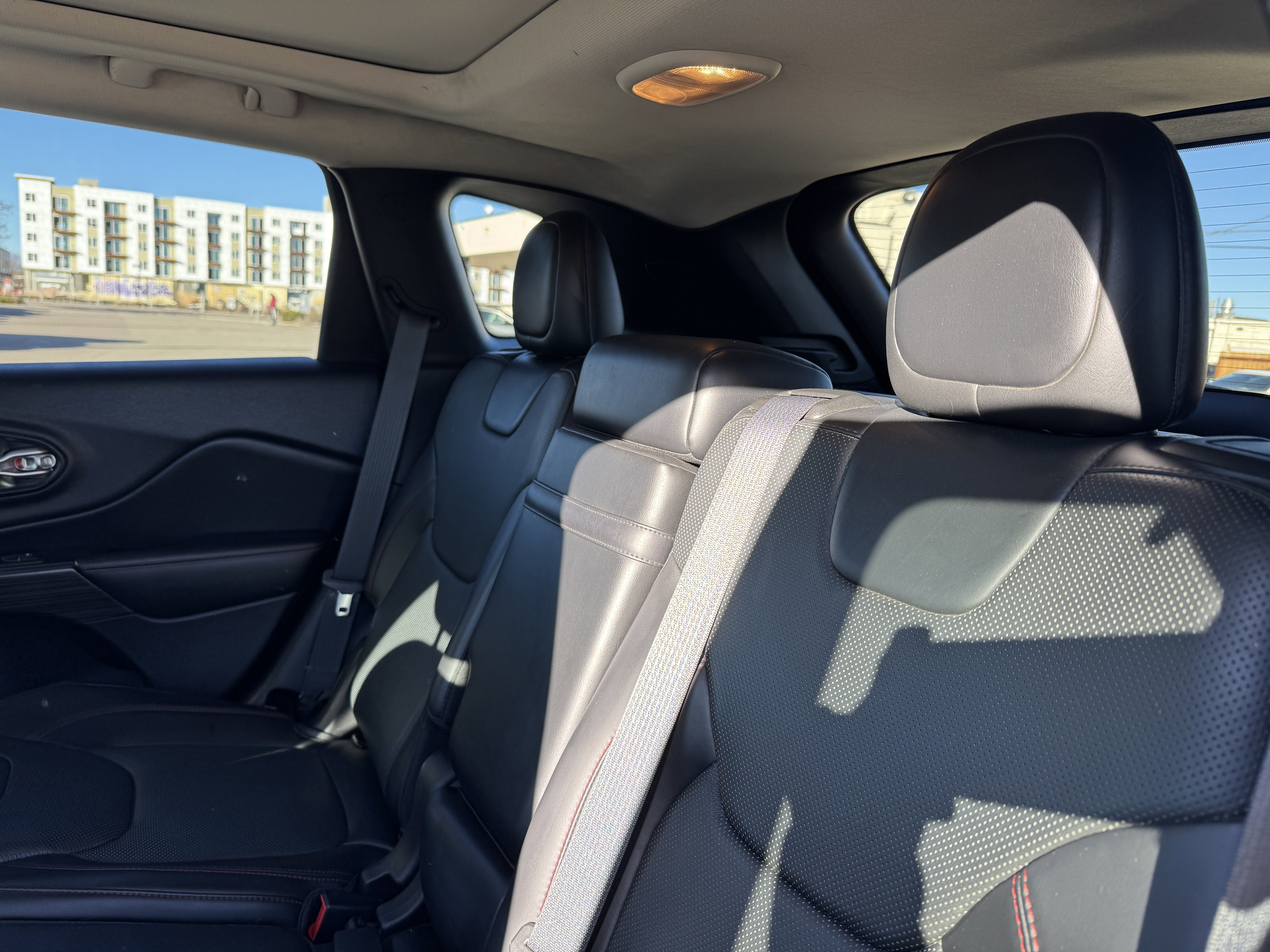 Used 2016 Jeep Cherokee Trailhawk w/ Comfort/Convenience Group image 16