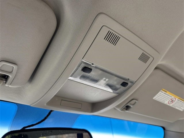 Used 2007 GMC Sierra 2500 SLE w/ EZ-Lift Tailgate Package image 32