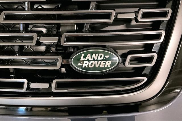 Certified 2026 Land Rover Range Rover Velar Dynamic SE AWD/4WD image 32