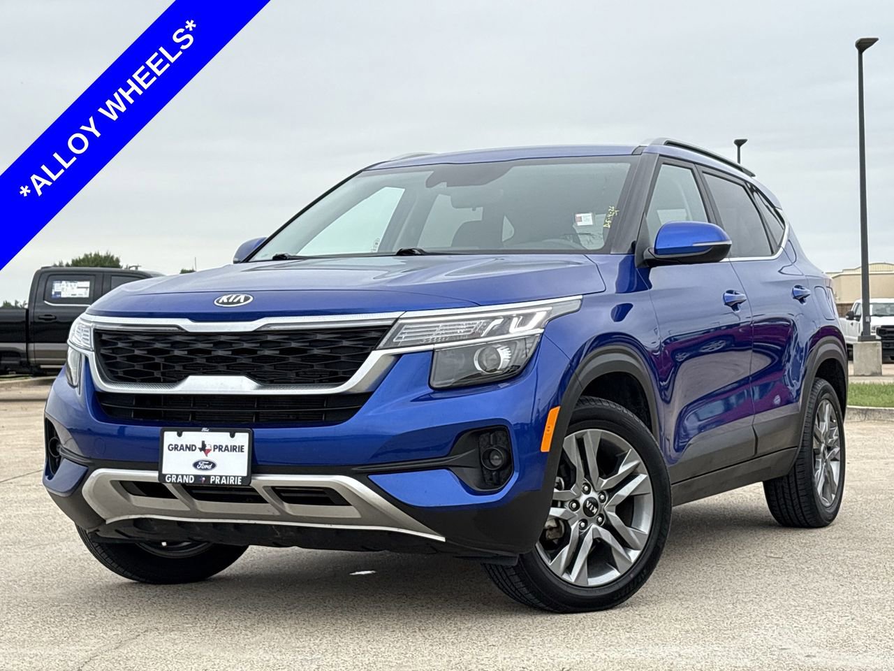 Used 2021 Kia Seltos S FWD image 2