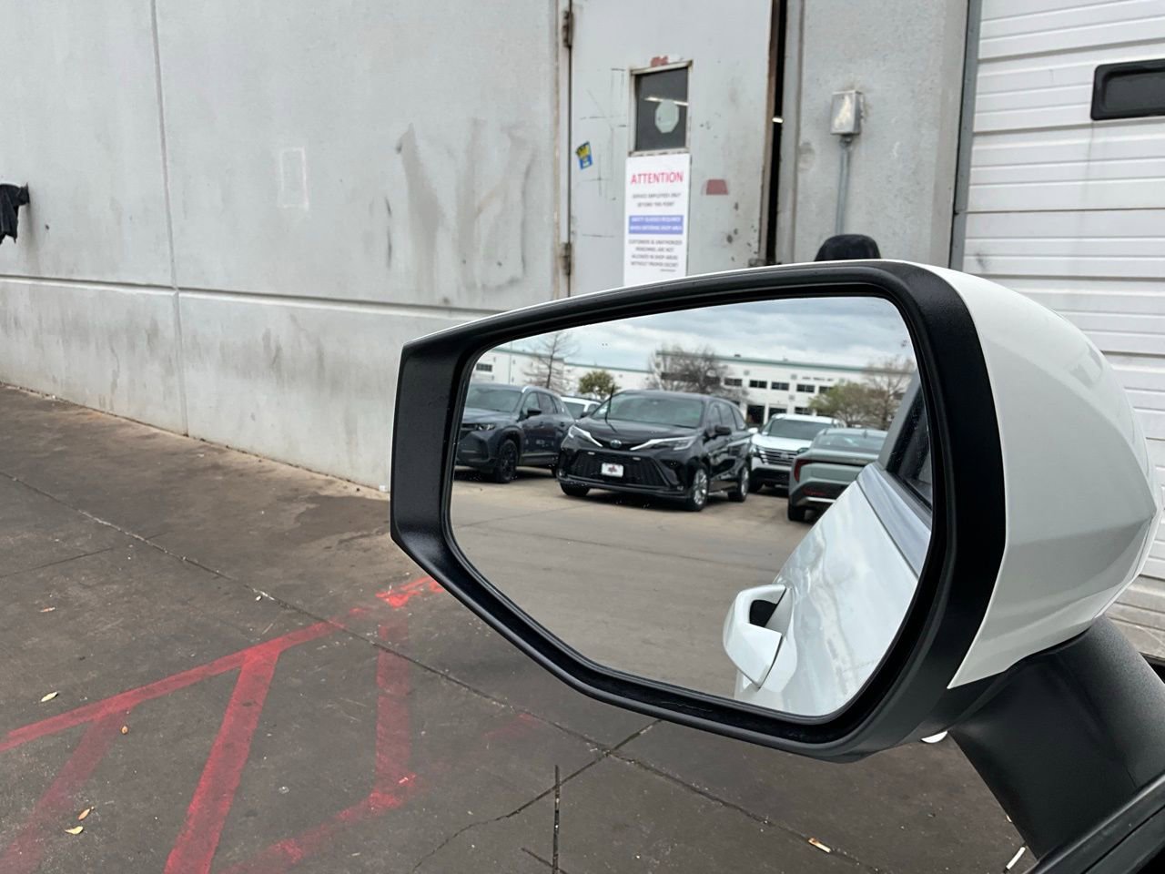 Used 2025 Kia Sportage LX image 18