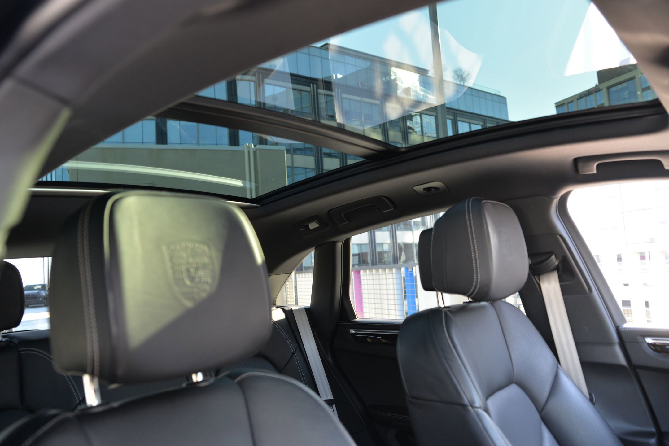 Certified 2024 Porsche Macan Turbo image 15