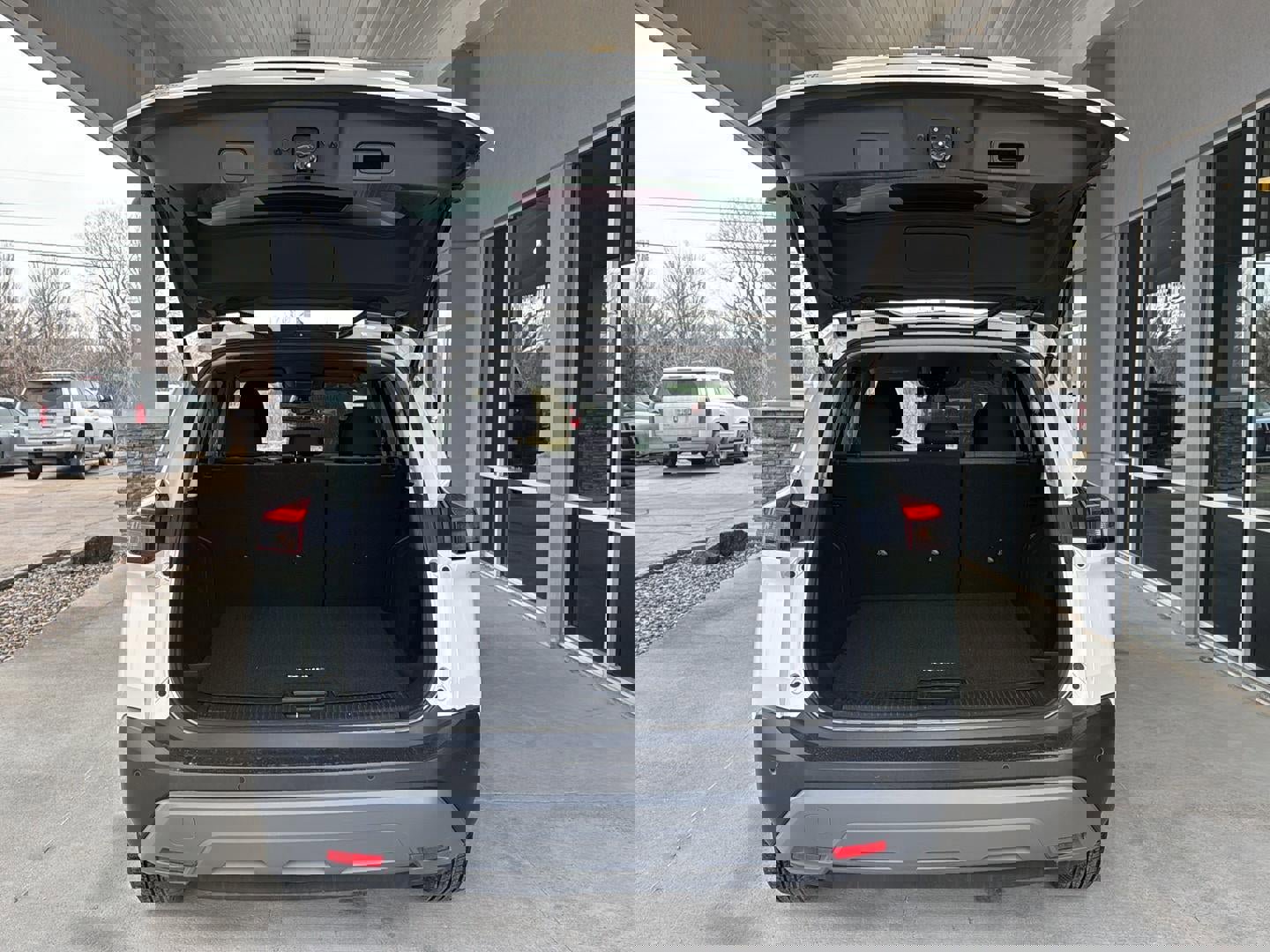 Used 2023 Nissan Rogue SV image 7