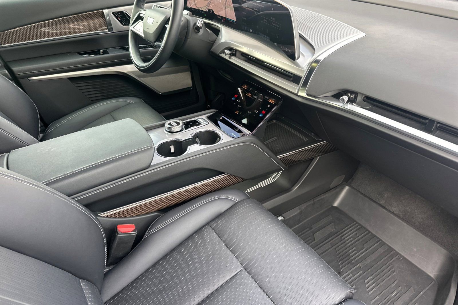 Used 2026 Cadillac Vistiq Sport w/ LPO, Floor Liner Package image 19