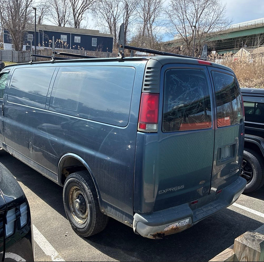 Used 1999 Chevrolet Express 3500 Extended RWD image 3