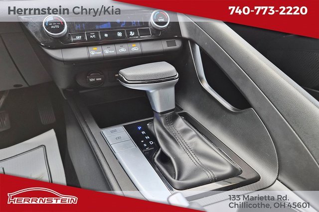 Used 2024 Hyundai Elantra SEL image 11