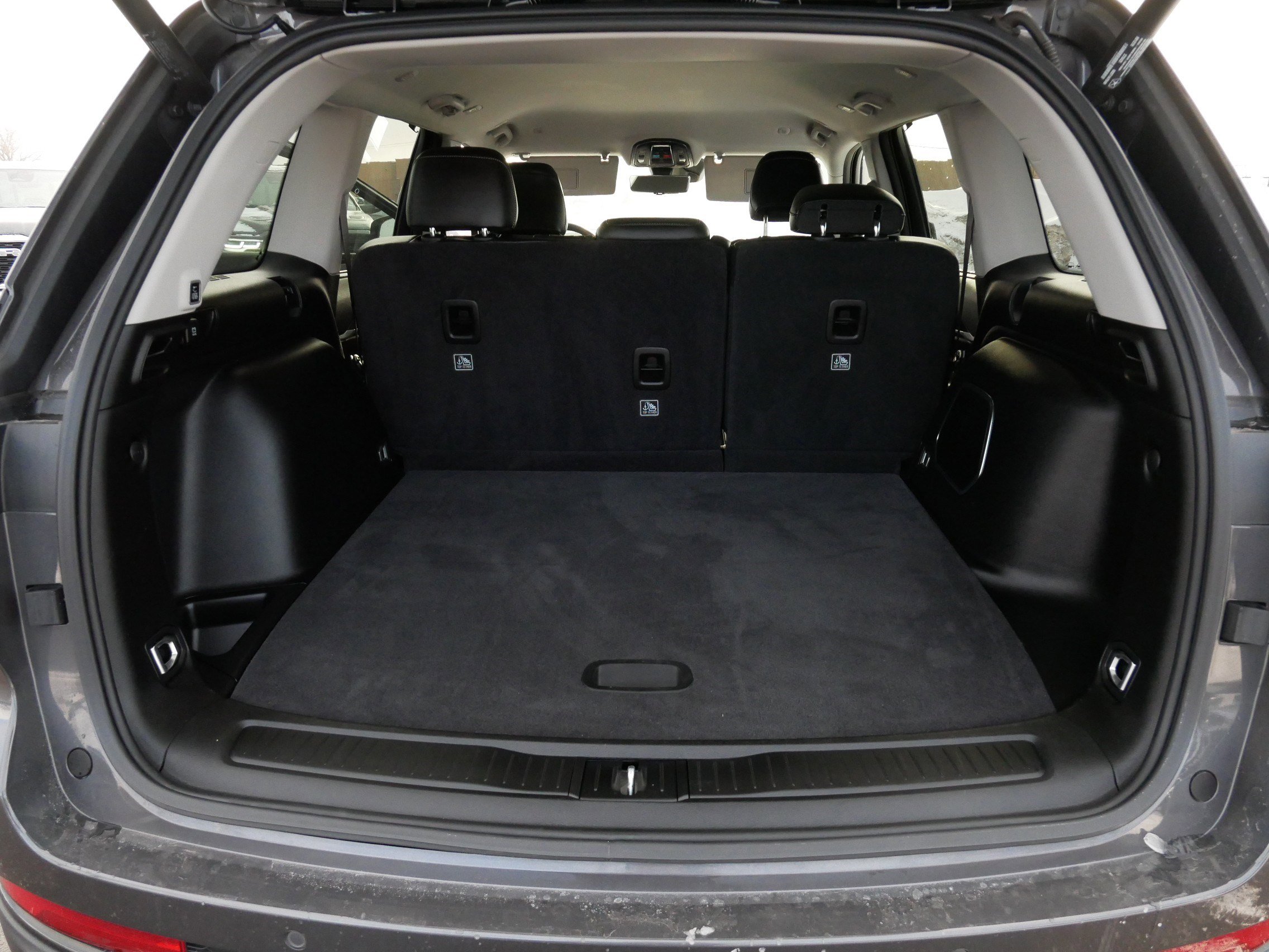 Certified 2023 Jeep Grand Cherokee Limited w/ Luxury Tech Group II image 18