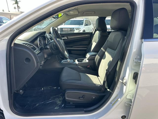 Used 2022 Chrysler 300 Touring image 17