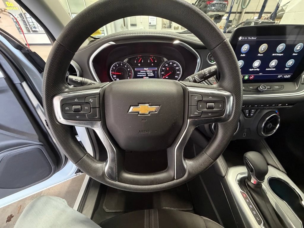 Used 2025 Chevrolet Blazer LT AWD/4WD image 34