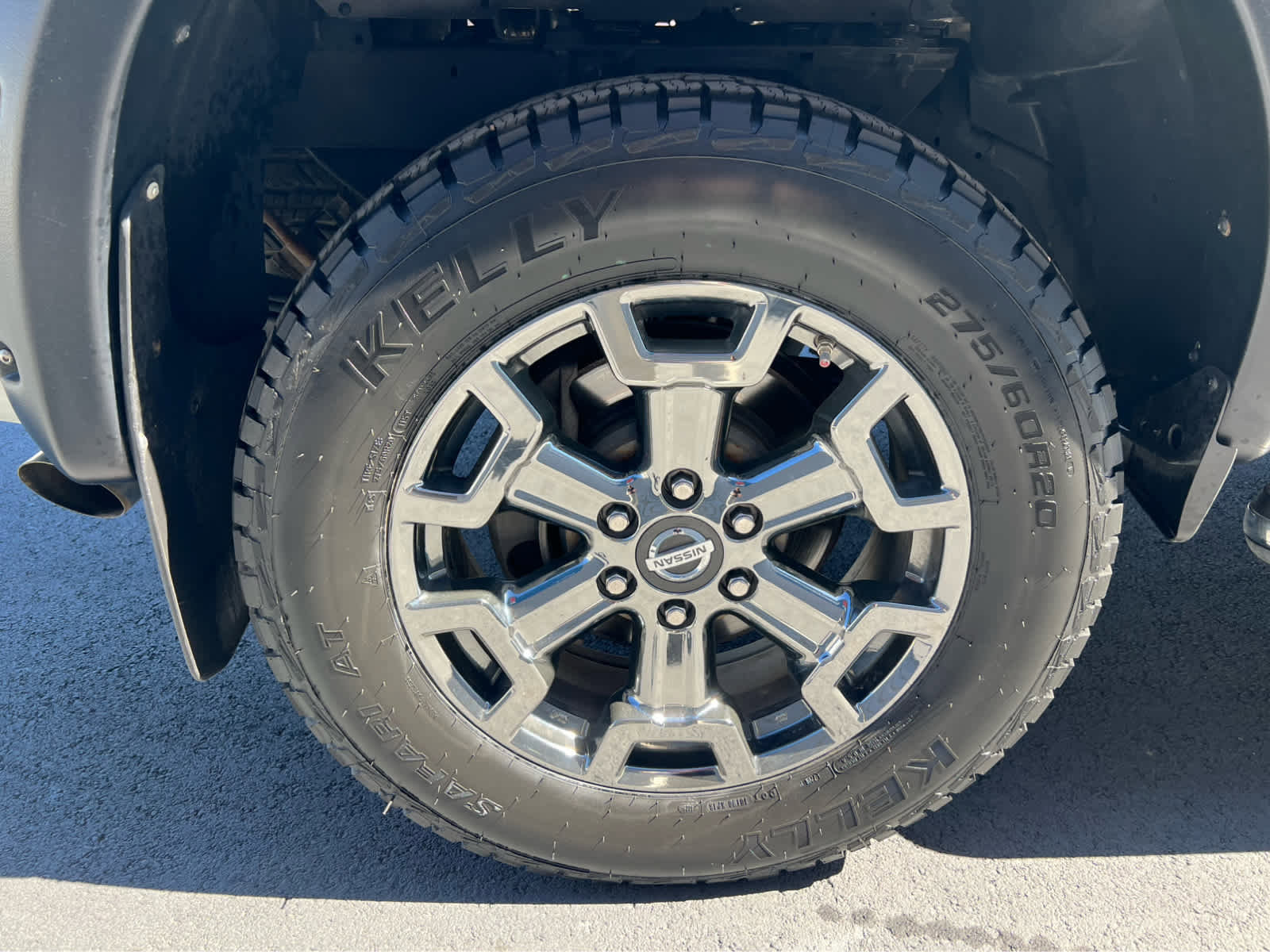 Used 2017 Nissan Titan SV AWD/4WD image 15