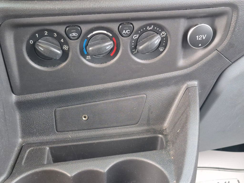 Used 2018 Ford Transit 350 XLT image 17