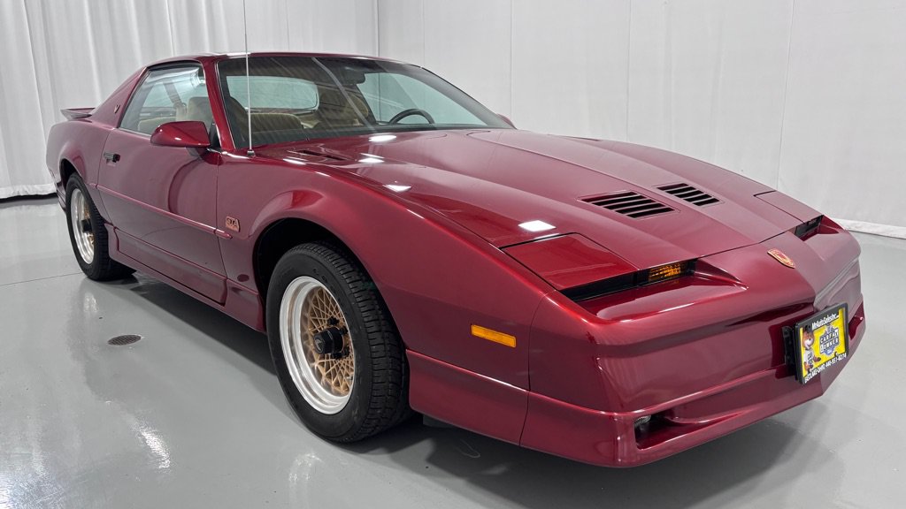 Used 1987 Pontiac Firebird Trans Am RWD image 3
