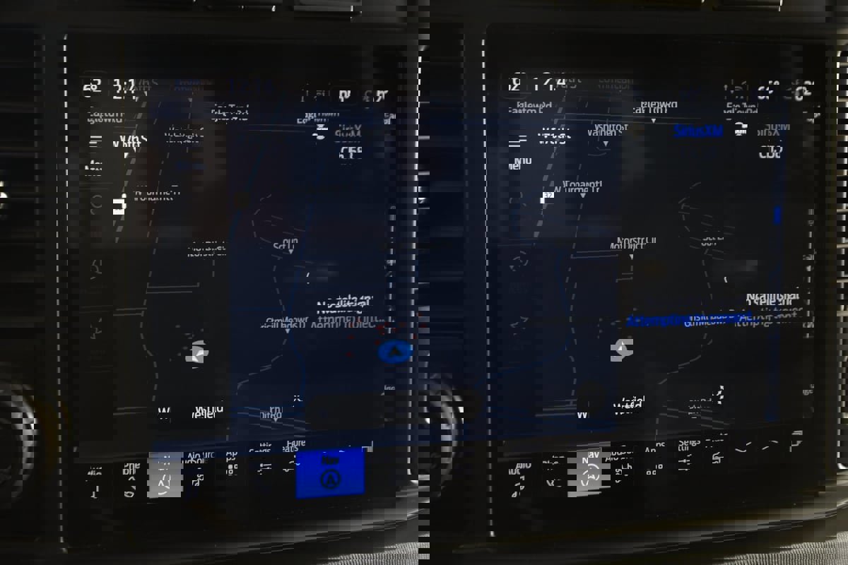 Used 2024 Ford F350 Platinum image 9