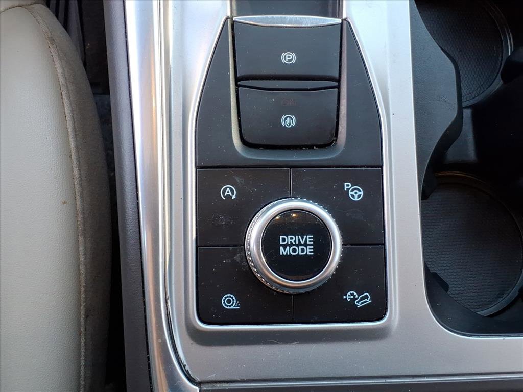 Used 2020 Ford Explorer Platinum w/ Premium Technology Package image 11