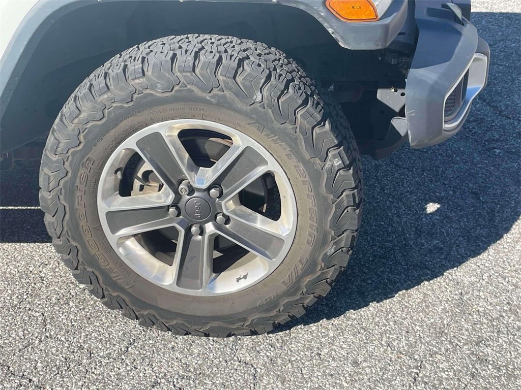 Used 2018 Jeep Wrangler Unlimited Sahara image 9