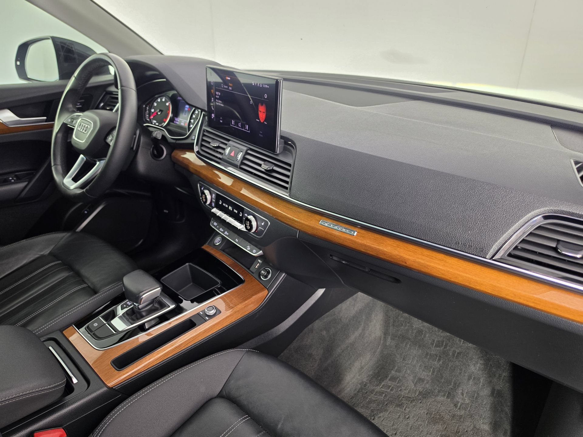 Used 2021 Audi Q5 2.0T Premium w/ Convenience Package AWD/4WD image 34