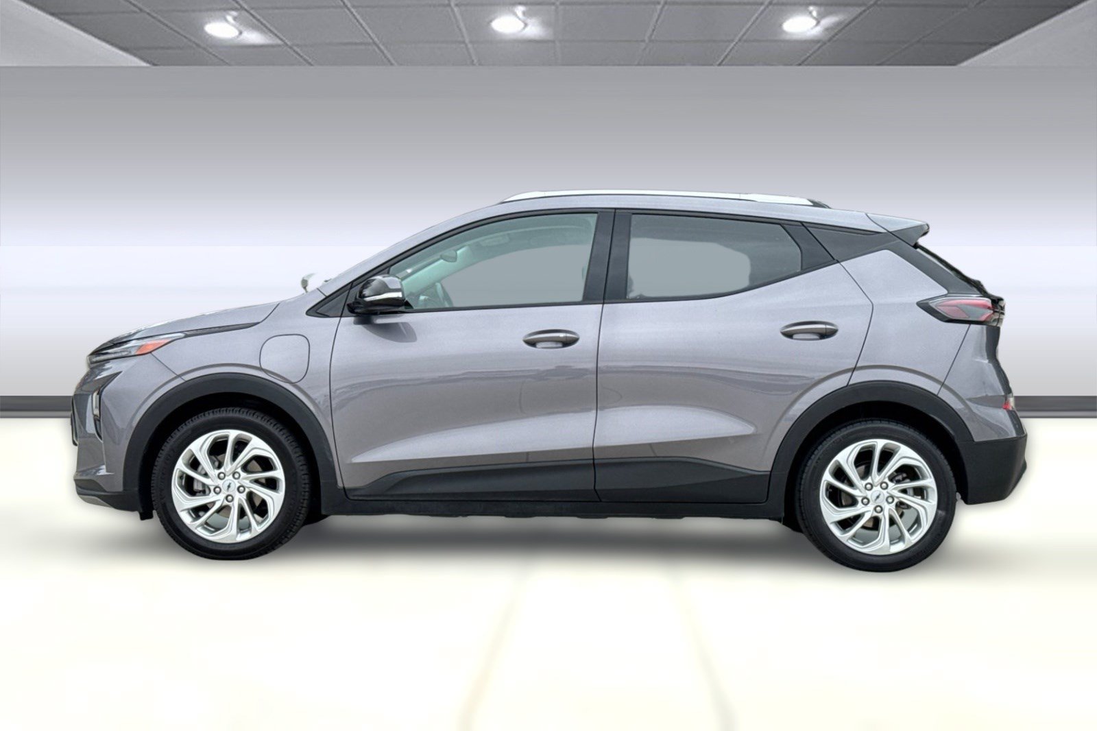 Used 2023 Chevrolet Bolt EUV LT w/ Comfort Package FWD image 2