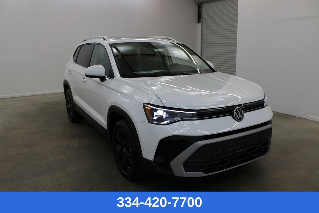 New 2026 Volkswagen Taos SE image 5