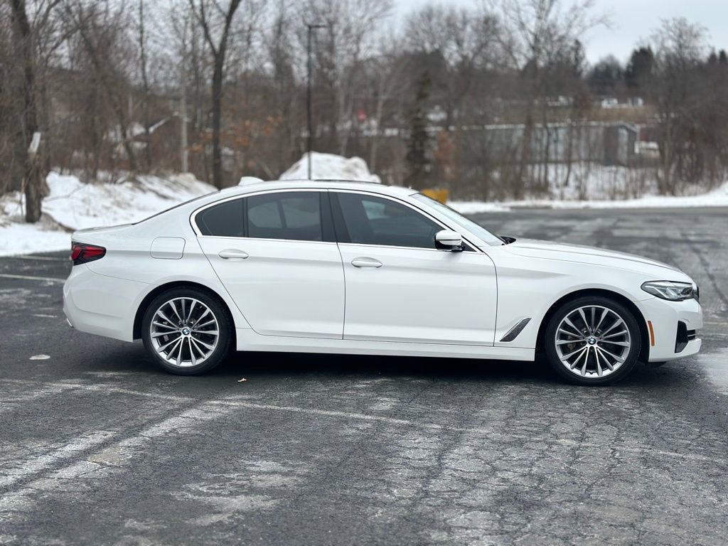 Used 2023 BMW 530i xDrive w/ Premium Package image 8
