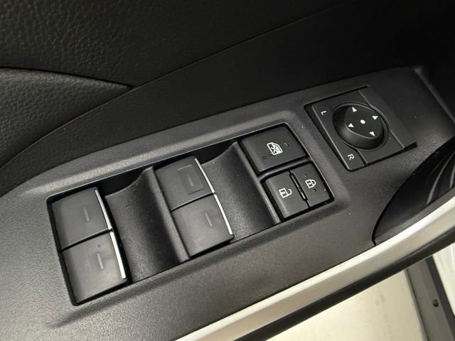 Used 2024 Toyota RAV4 SE w/ Convenience Package image 28