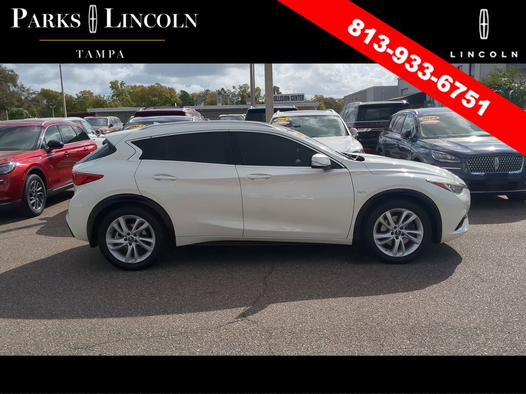 Used 2018 INFINITI QX30 image 3