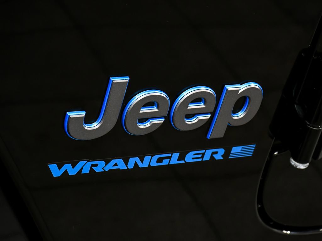 Used 2023 Jeep Wrangler Unlimited Rubicon 4xe w/ Cold Weather Group AWD/4WD image 79