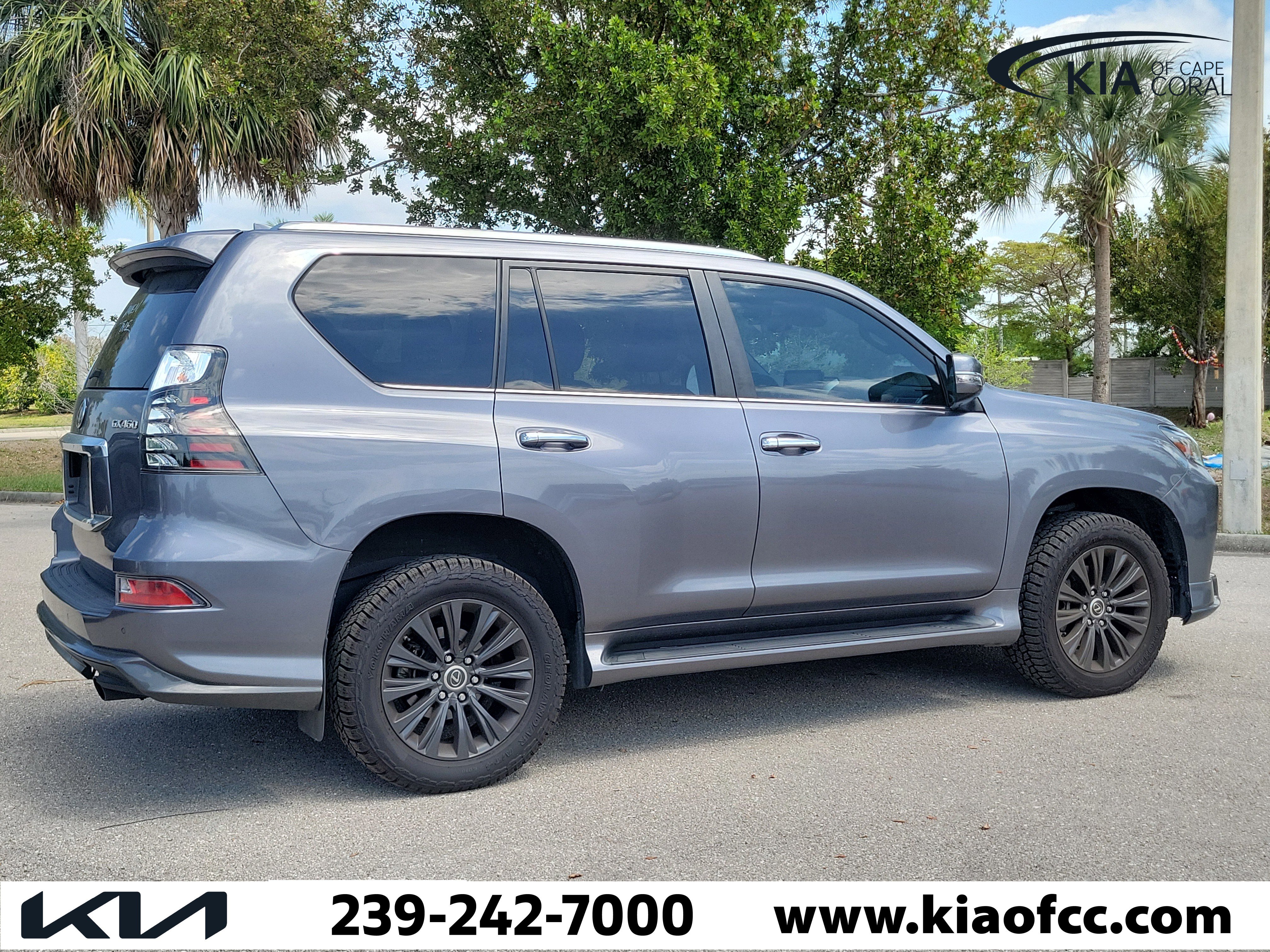 Used 2023 Lexus GX 460 Premium w/ Accessory Package image 4