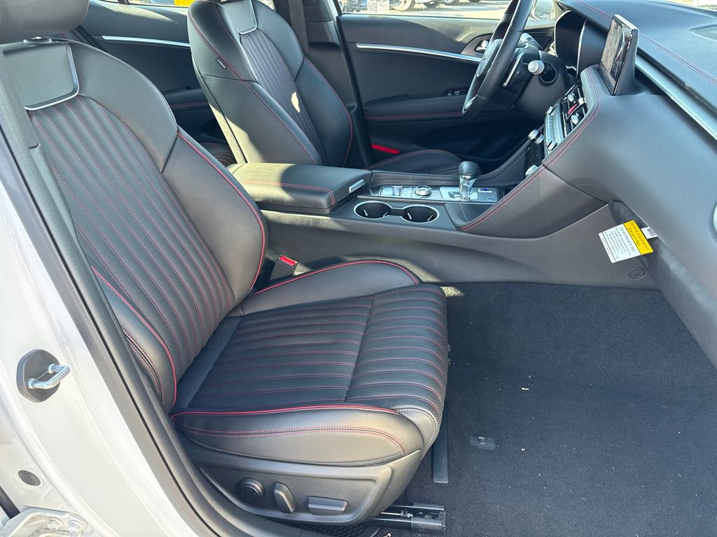 Used 2025 Genesis G70 3.3T Advanced image 13
