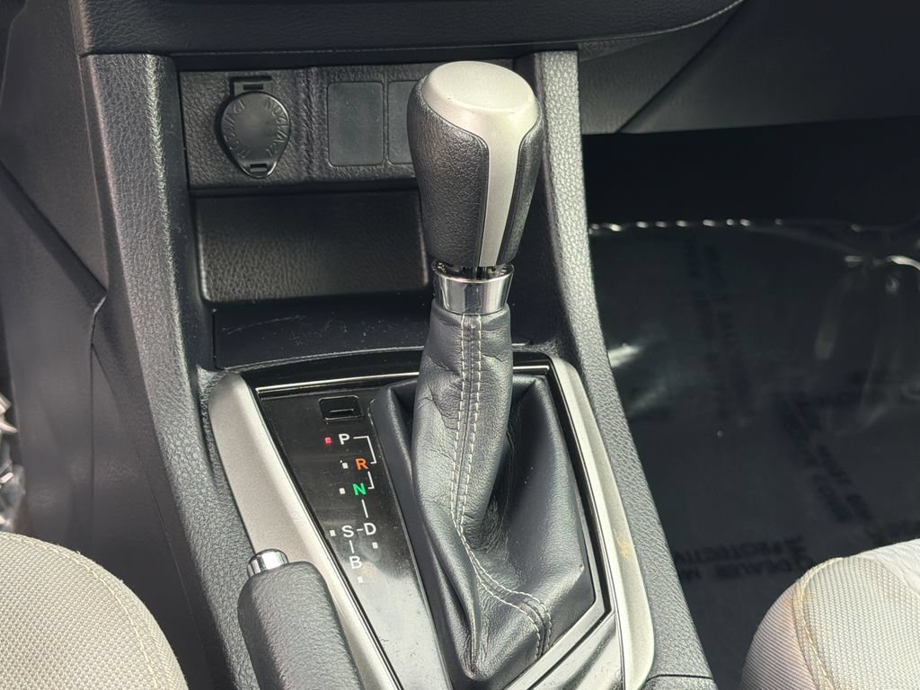 Used 2016 Toyota Corolla LE FWD image 27