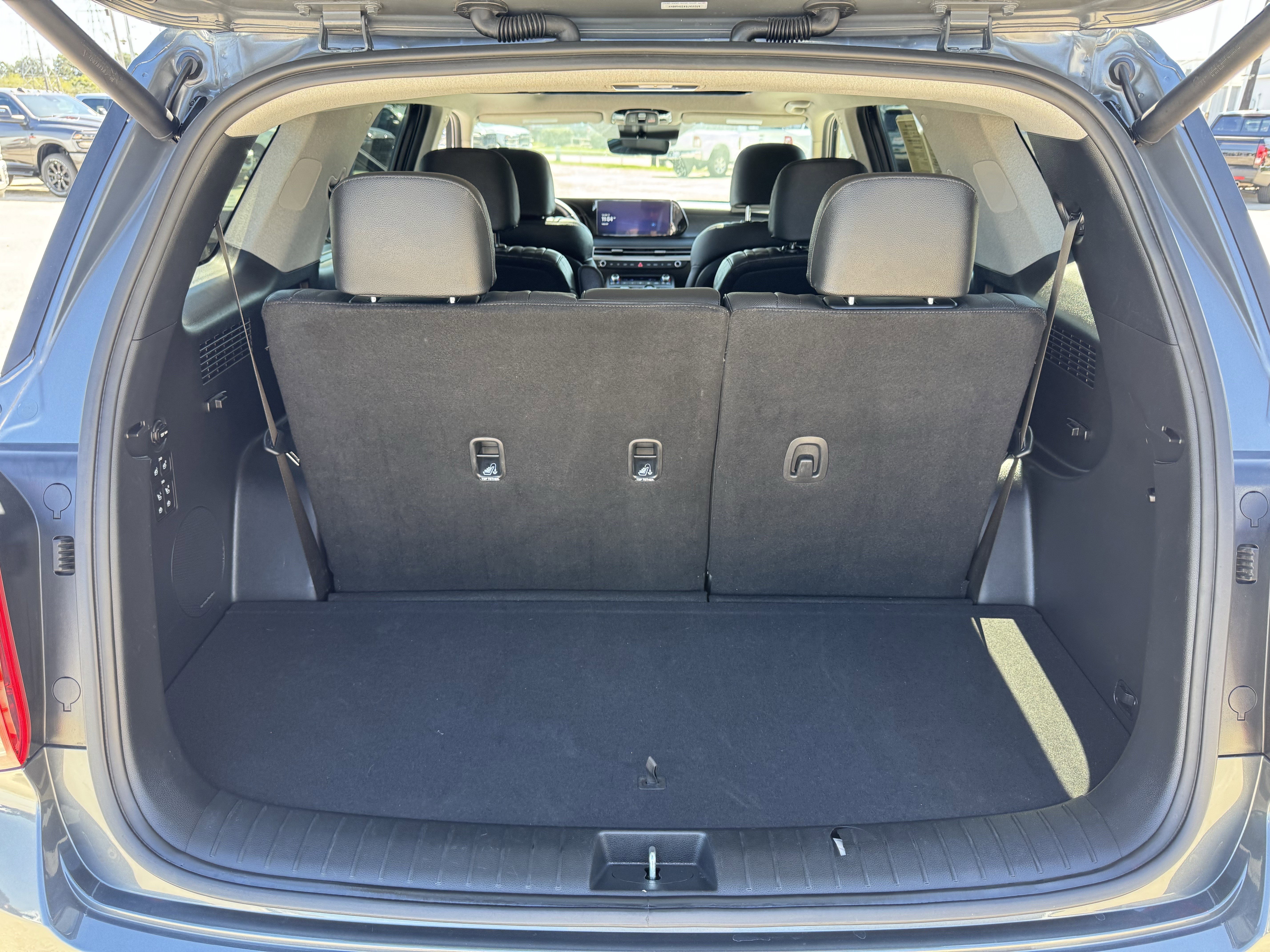 Used 2025 Hyundai Palisade Limited image 32