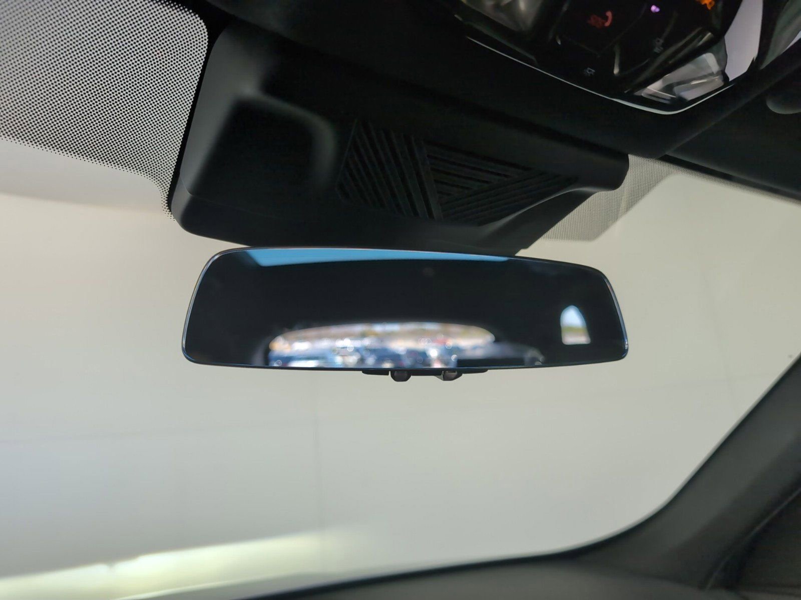 Used 2025 BMW X1 xDrive28i w/ Technology Package image 16