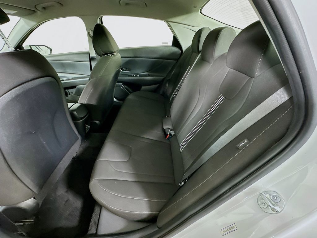 Used 2024 Hyundai Elantra SEL image 14