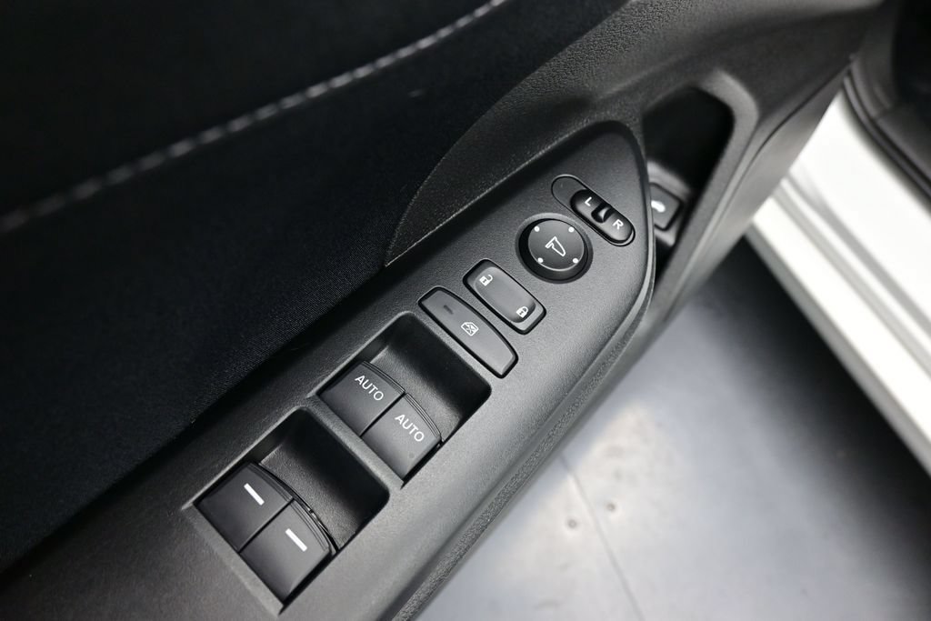 Used 2019 Honda Insight LX image 19