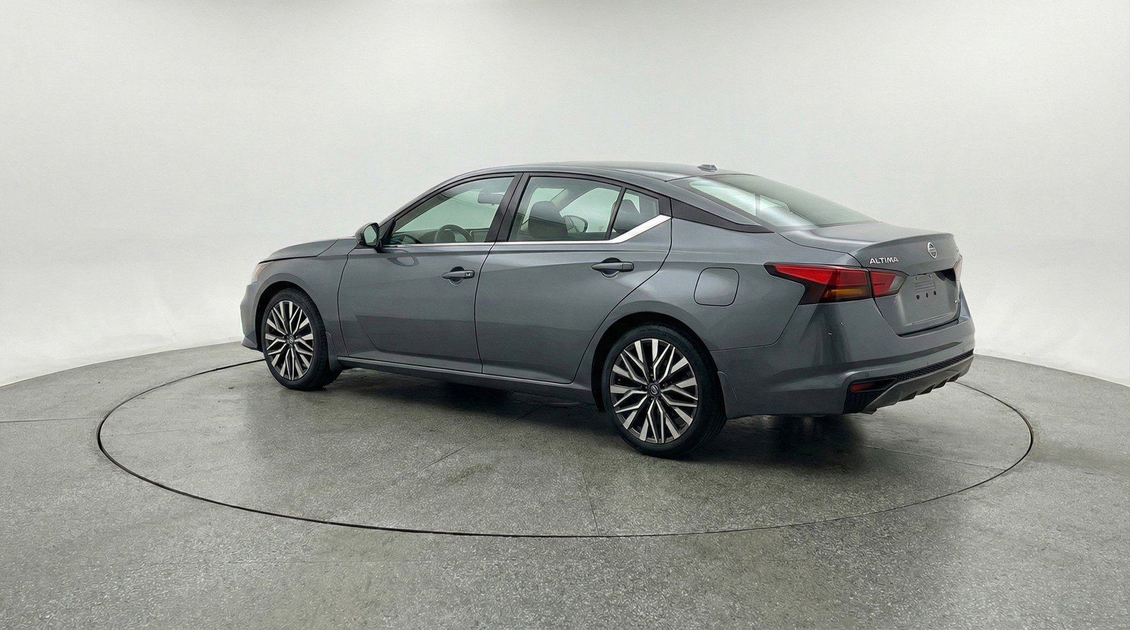 Used 2025 Nissan Altima 2.5 SV image 6