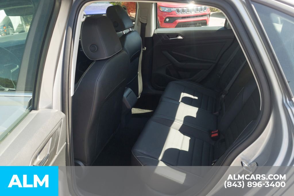 Used 2024 Volkswagen Jetta SE image 18