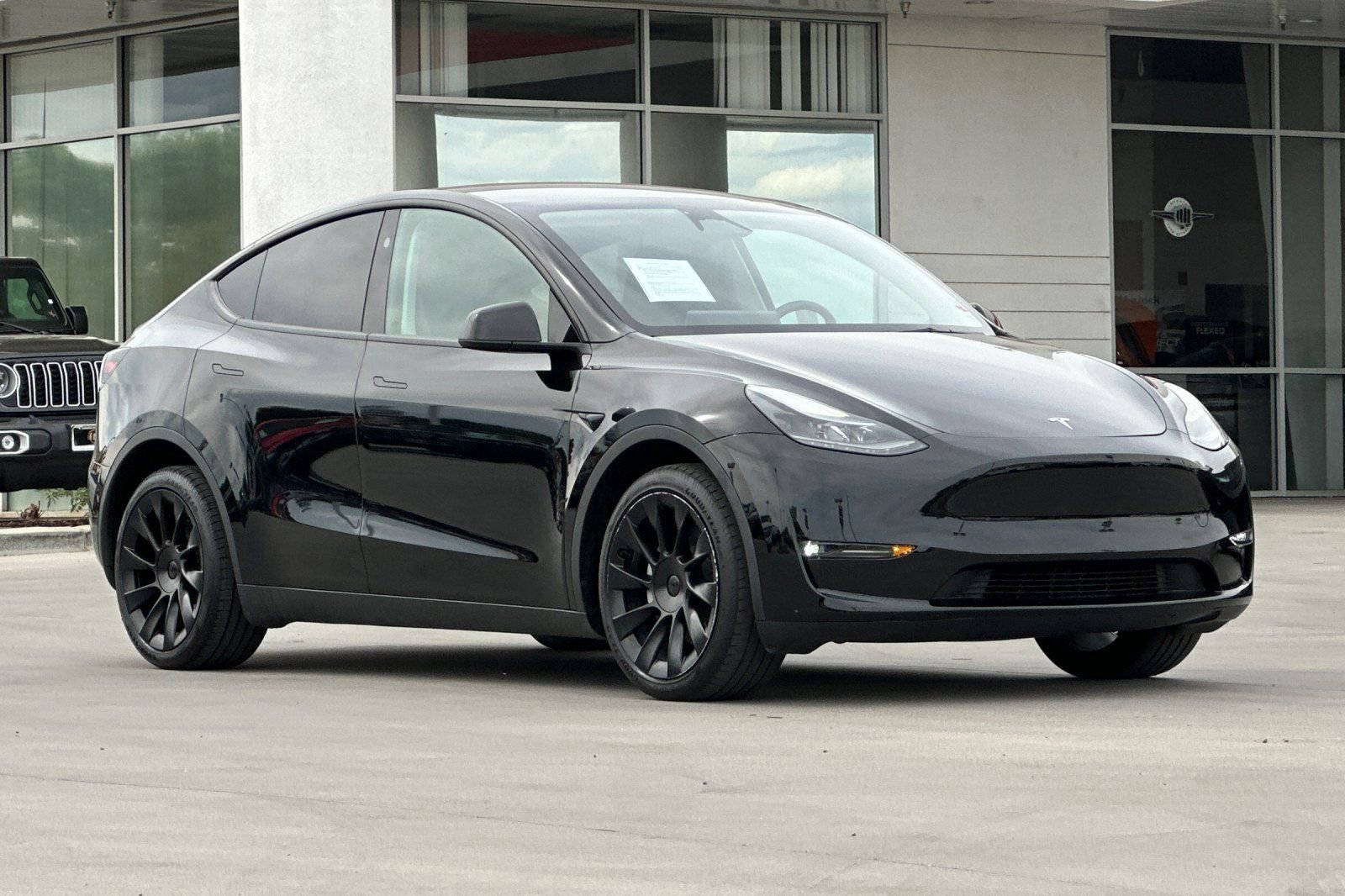Used 2024 Tesla Model Y Long Range image 8