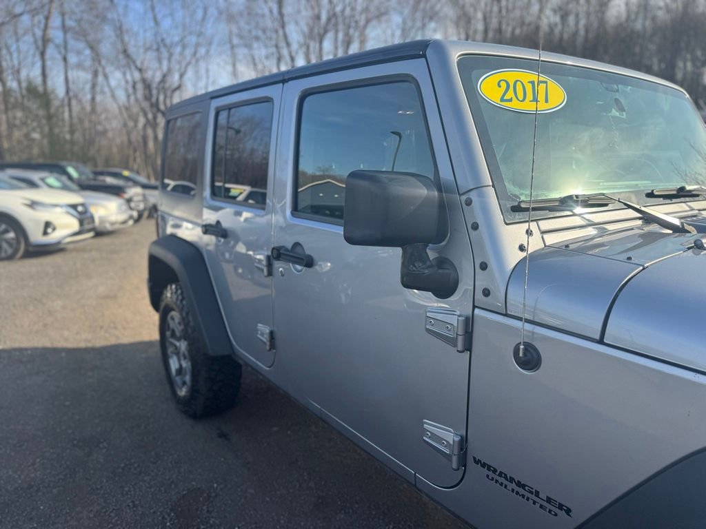 Used 2017 Jeep Wrangler Unlimited Rubicon w/ Connectivity Group image 13