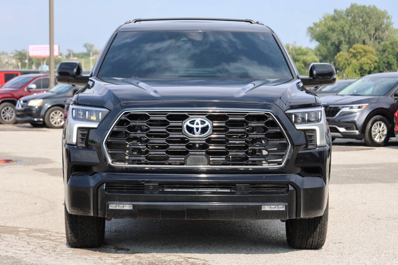 Used 2024 Toyota Sequoia Platinum AWD/4WD image 5