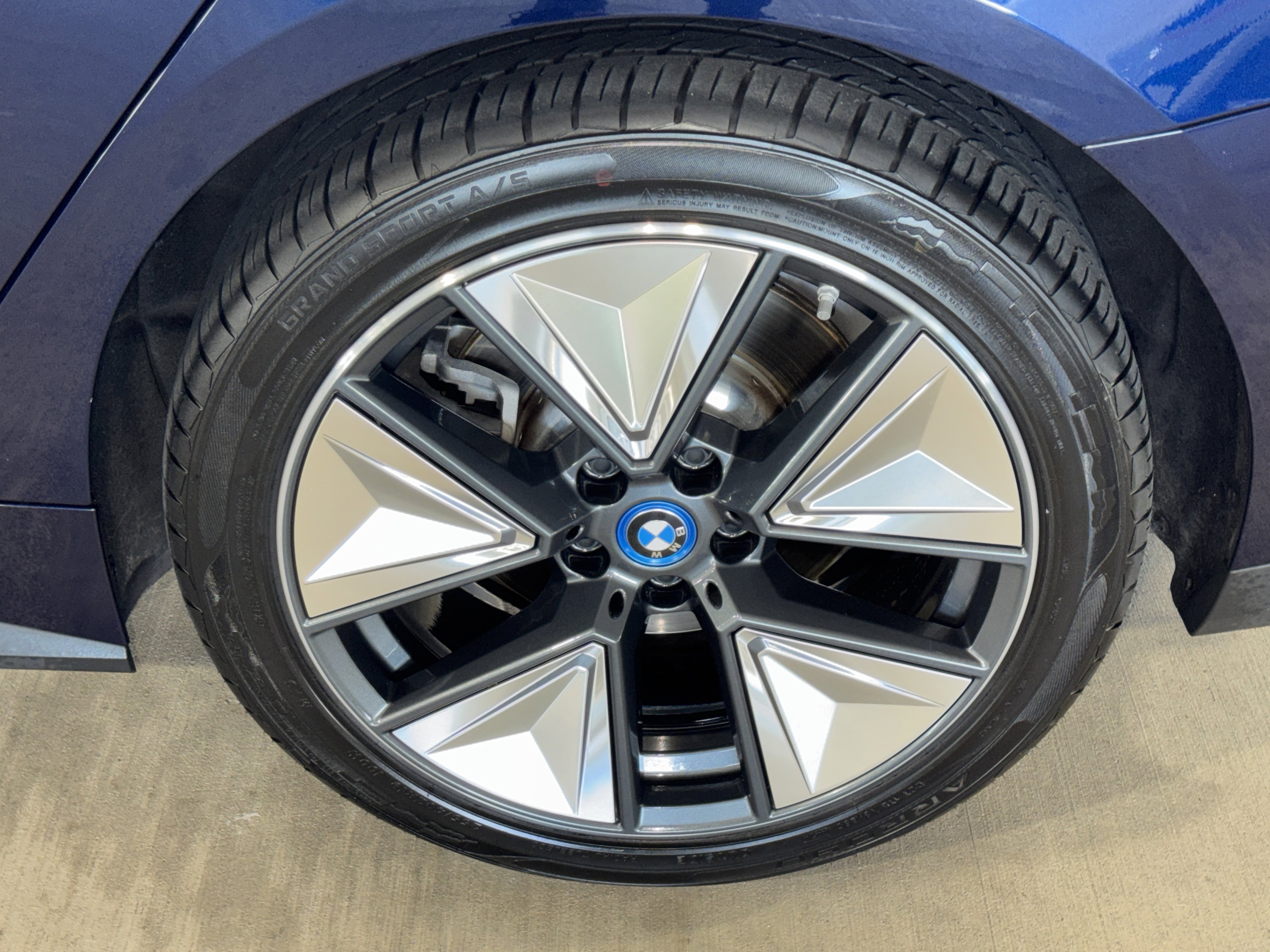 Used 2023 BMW i4 eDrive35 image 34