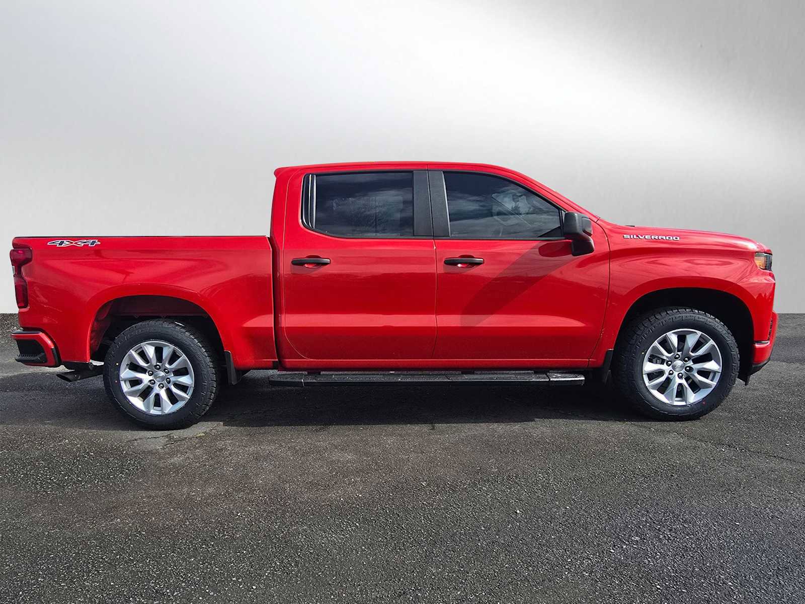 Used 2022 Chevrolet Silverado 1500 Custom AWD/4WD image 2