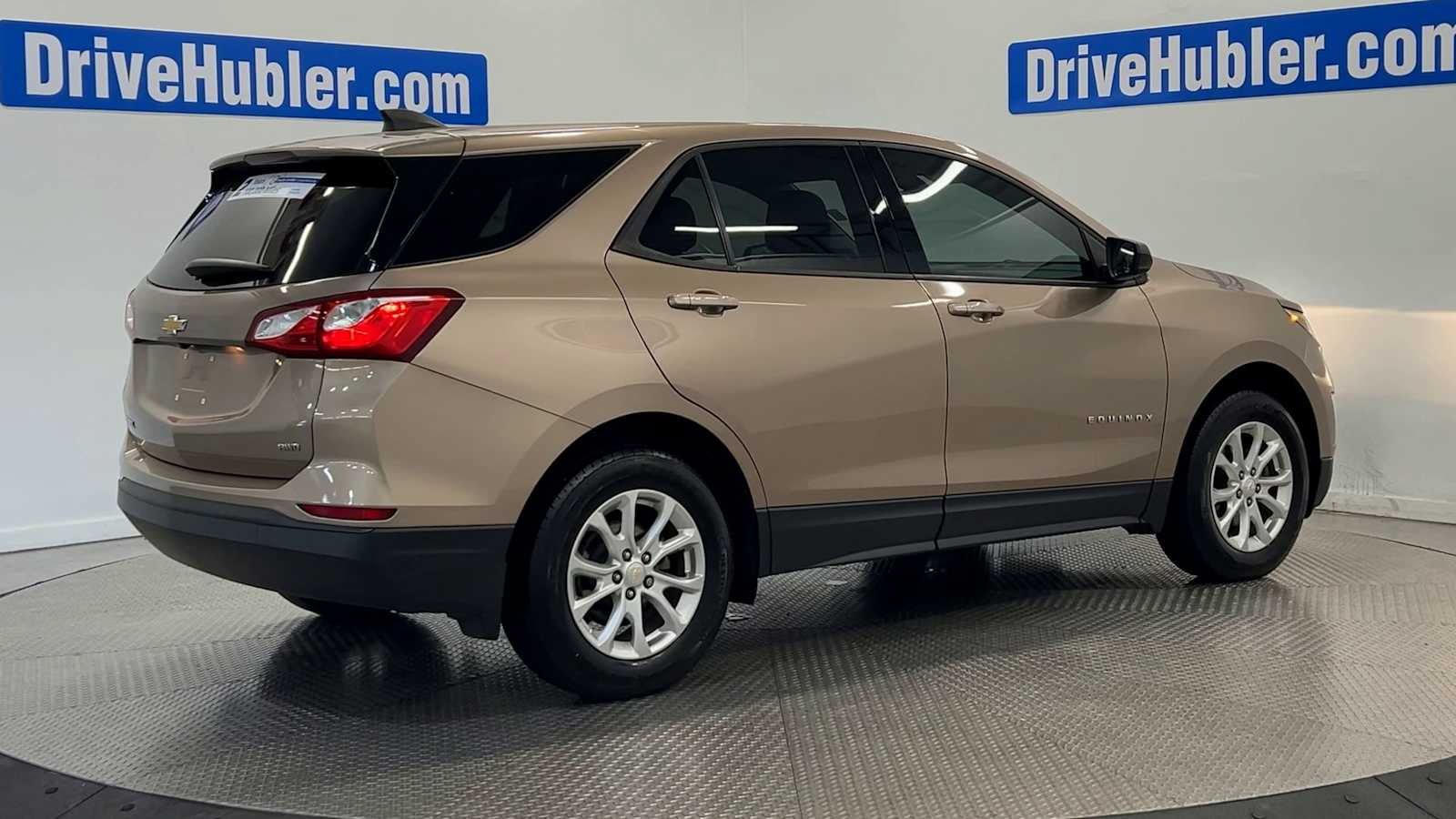 Used 2019 Chevrolet Equinox LS w/ LS Convenience Package AWD/4WD image 8