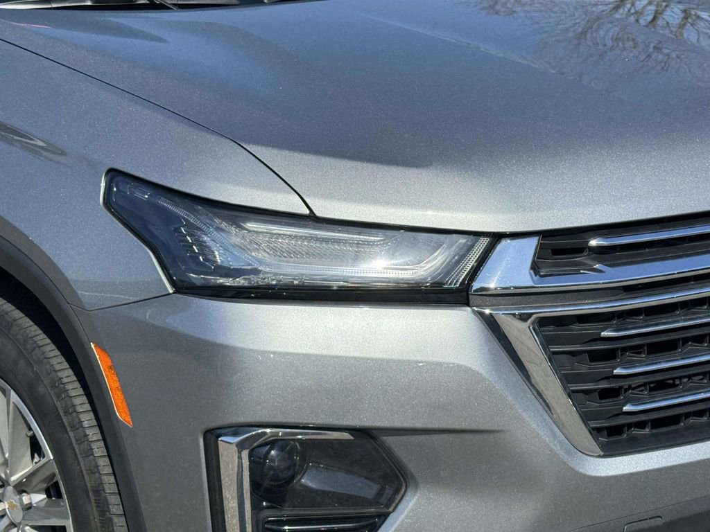 Used 2023 Chevrolet Traverse LT FWD image 7