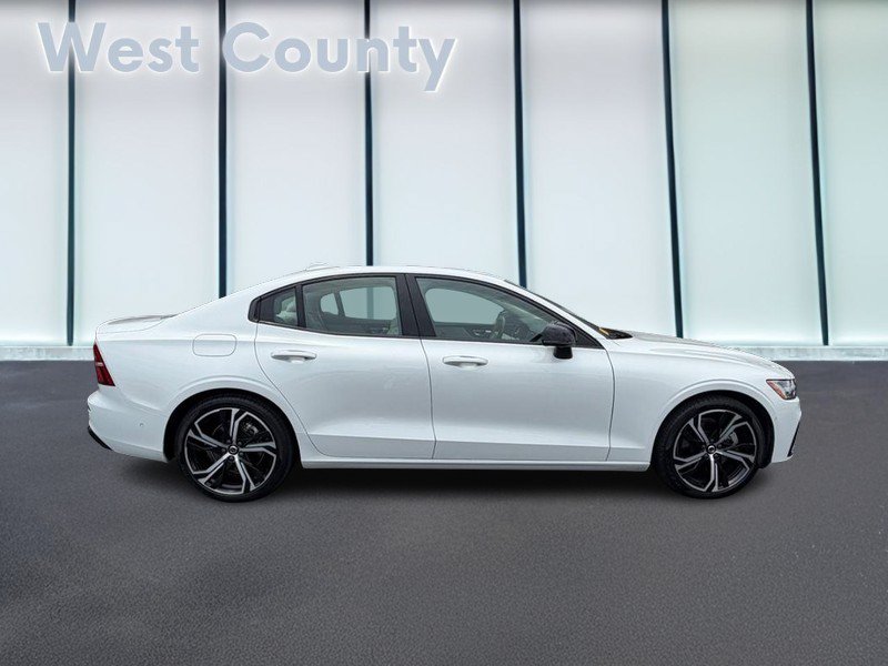 Certified 2025 Volvo S60 B5 Plus AWD/4WD image 2