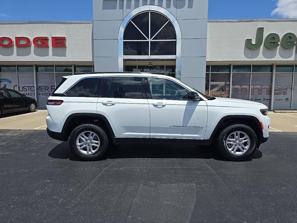 New 2025 Jeep Grand Cherokee Laredo w/ Luxury Tech Group I image 10